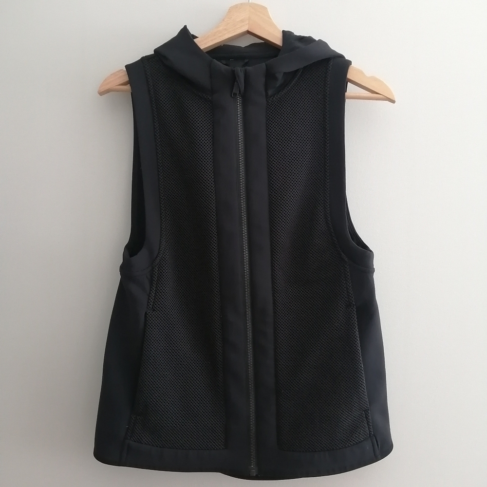 Lululemon The Spaces in Between Black Mesh Vest with Hood Small